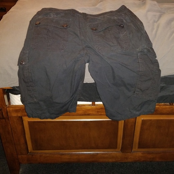 Dkny cargo shorts - Picture 2 of 2